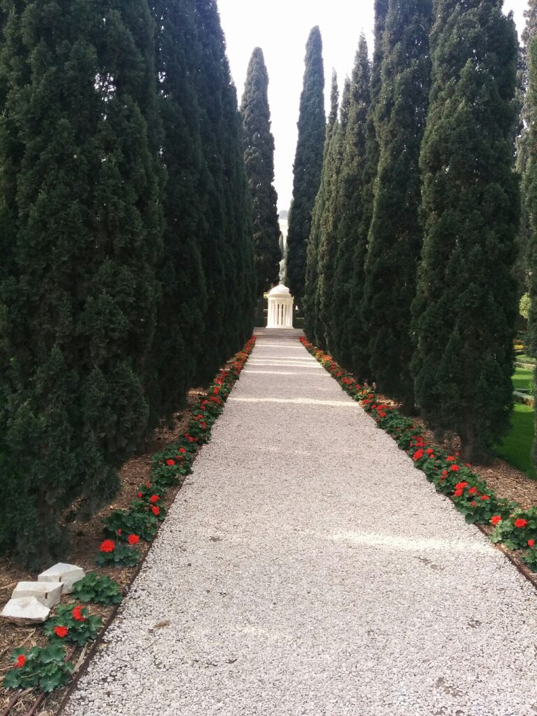 Bahiyyih Khánum grave