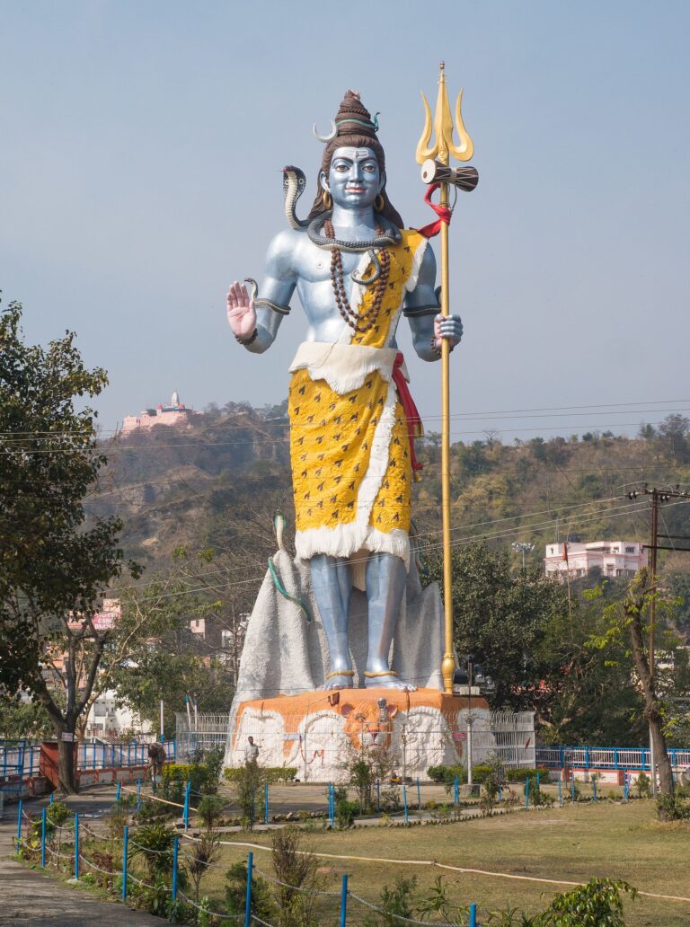 Shiva murti near the Ganges