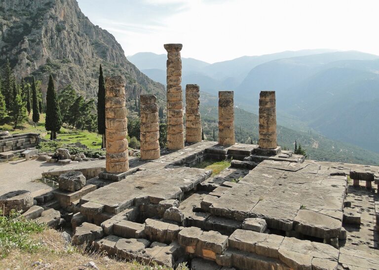 Temple of Apollo in Delphi - columns