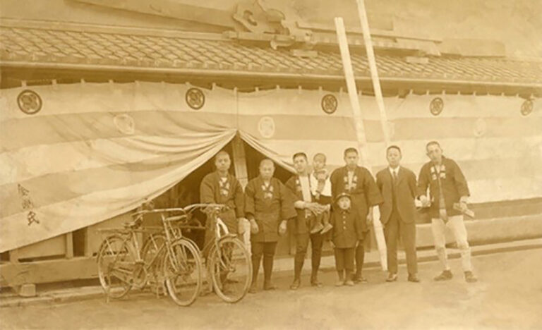 Kongo Gumi workers in early 20th century