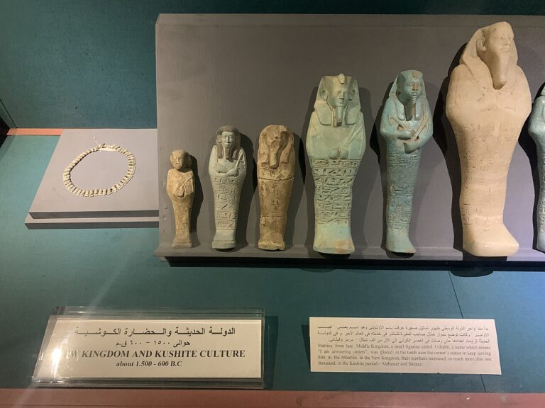 Showcase New Kingdom and Kushite culture - objects