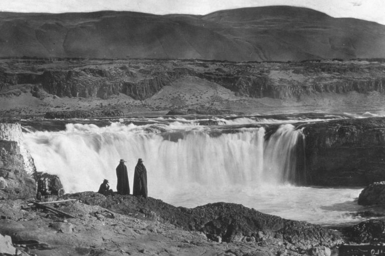027 Celilo Falls east side Columbia River Gorge 1900's