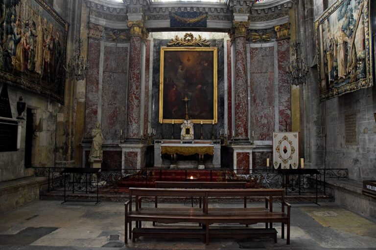 Interior of Cathédrale Saint Just et Saint Pasteur