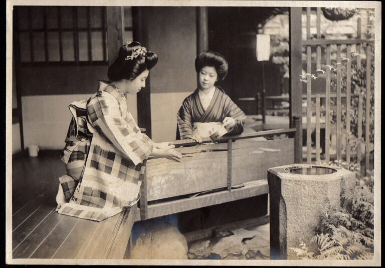 Two Women rinse the hands