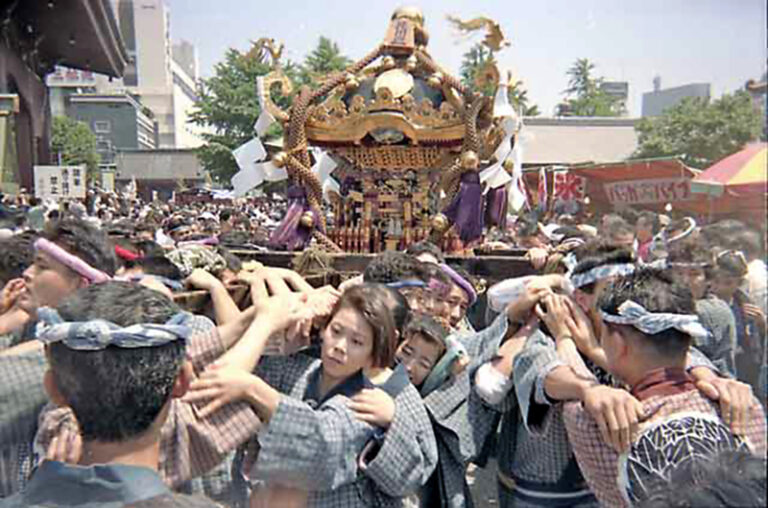 Festival crowd in Asakusa