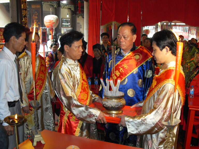 Taoist ceremony at Xiao ancestral temple in Chaoyang, Shantou, Guangdong (inside) (1)