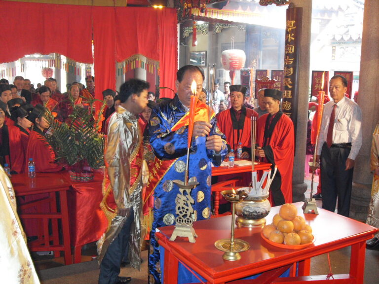 Taoist ceremony at Xiao ancestral temple in Chaoyang, Shantou, Guangdong (inside) (3)