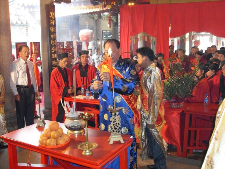 Taoist ceremony at Xiao ancestral temple in Chaoyang, Shantou, Guangdong (inside) (4)