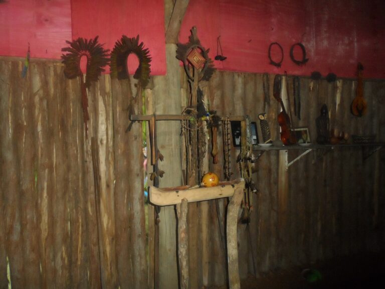 Parede da casa de rezas