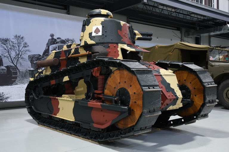 Renault FT (Chinese warlord use) military land vehicle image 1
