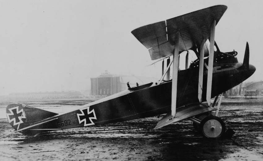 Rumpler C.IV side view on the ground