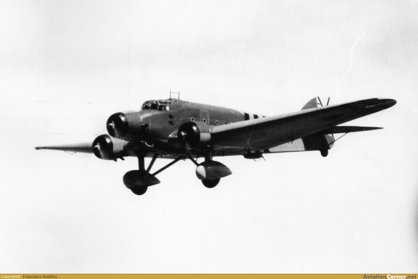 Savoia-Marchetti SM.81 Pipistrello - AviationCorner.net - Aircraft photography - Savoia-Marchetti SM.81 Pipistrello
