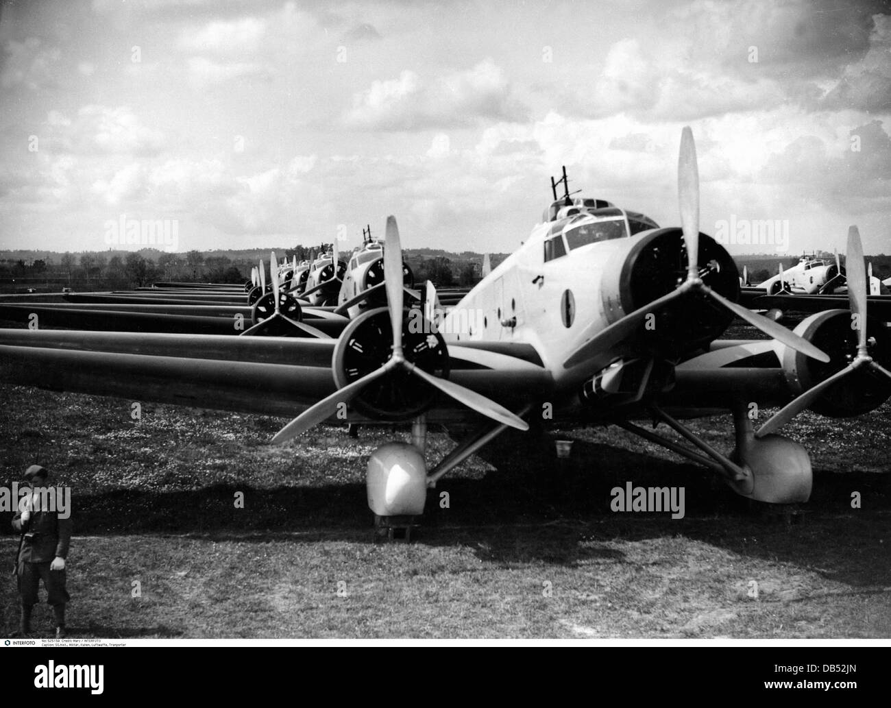 Savoia-Marchetti SM.81 Pipistrello - Formation aircraft Black and White Stock Photos & Images - Alamy