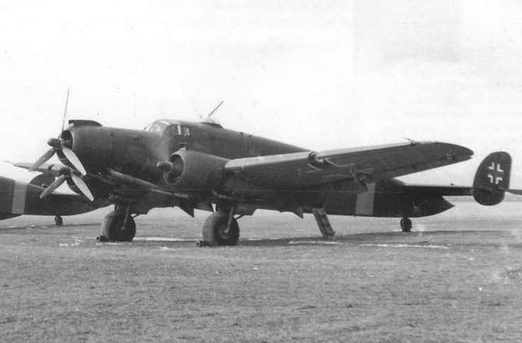 Savoia-Marchetti SM.84 on its landing gear