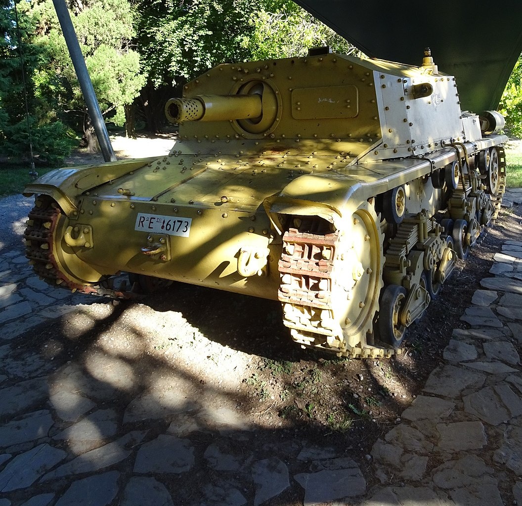 Semovente 75/18 military land vehicle image 1