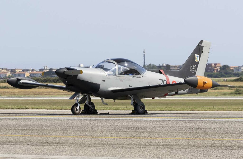 SIAI-Marchetti SF-260 - Leonardo (SIAI-Marchetti) SF.260 - War Wings Daily
