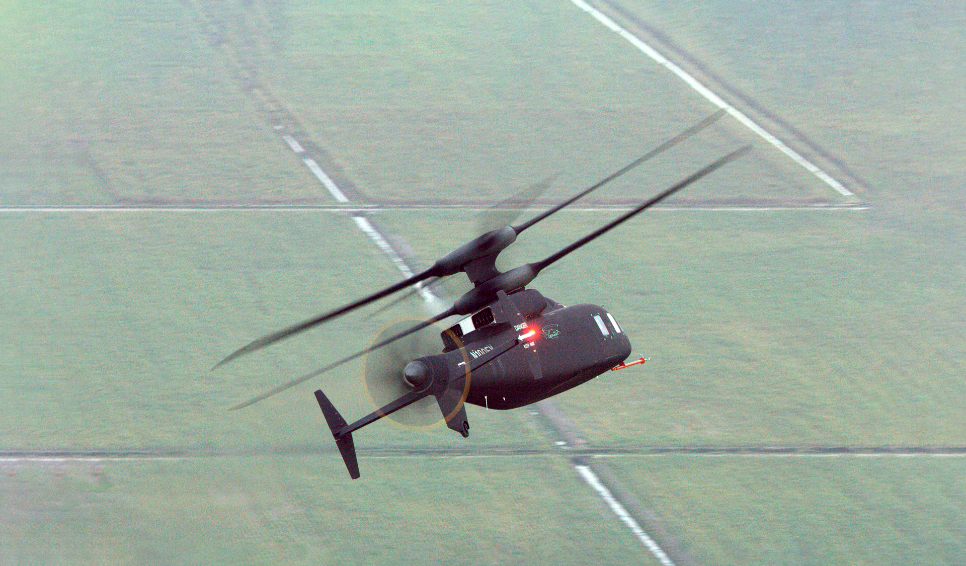 Sikorsky-Boeing SB-1 Defiant compound helicopter in flight