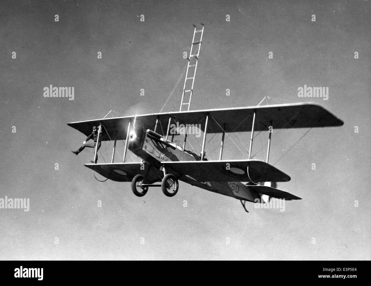 Standard J-1 - AL61A-169, a Standard J-1 aircraft with serial number 1582 and