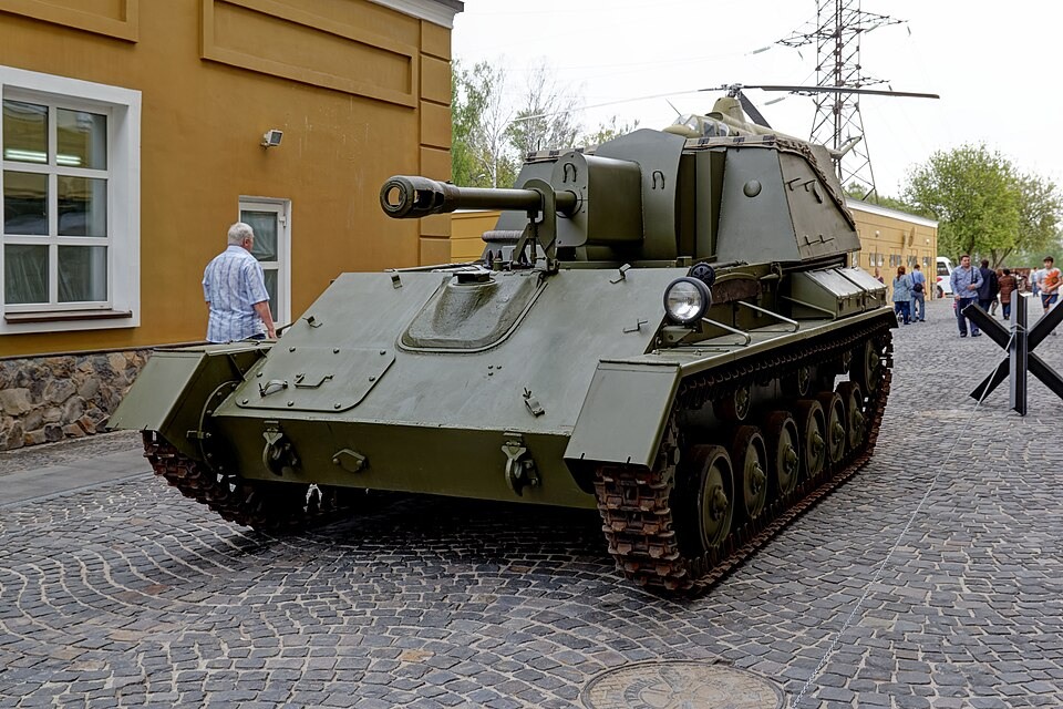 SU-76 military land vehicle image 1
