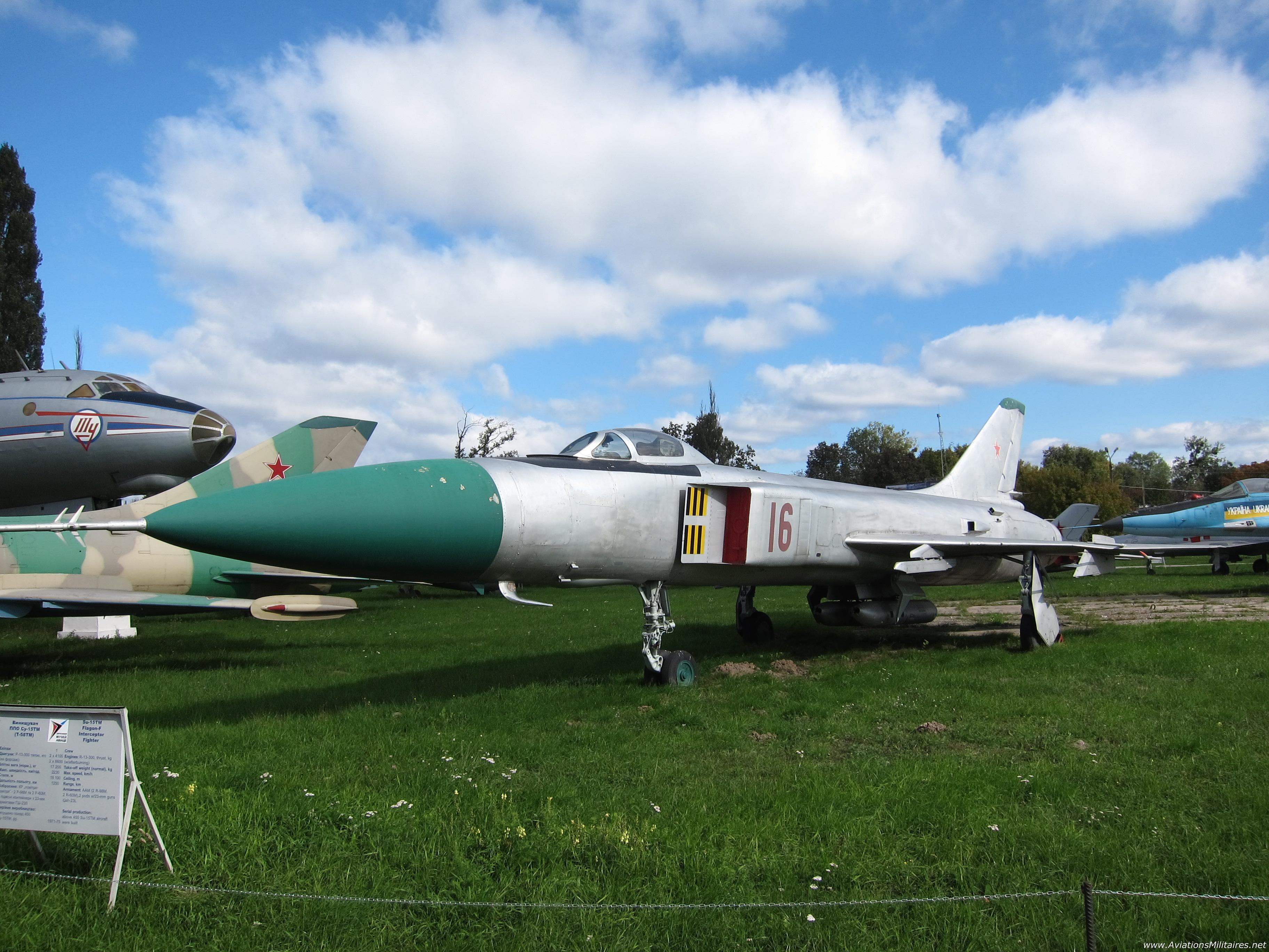 Sukhoi Su-15 - Sukho? Su-15 (OTAN : Flagon)