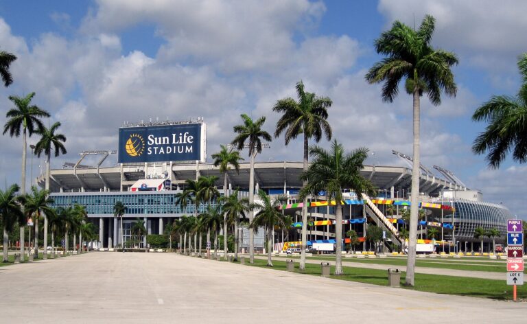 Sun Life Stadium image 5