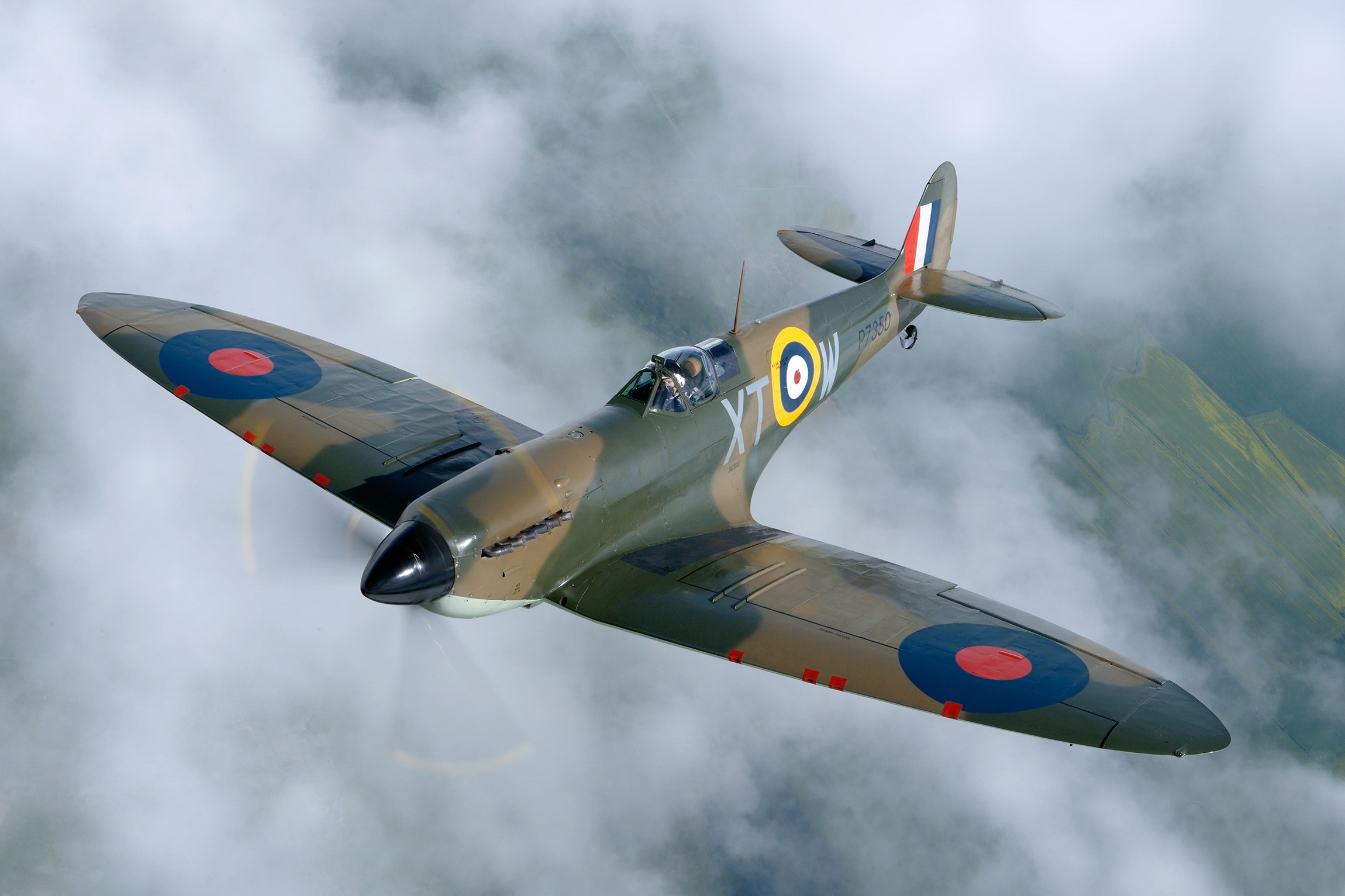 Supermarine Spitfire - Supermarine Spitfire Warplane in HD: Iconic Military Aircraft Soaring