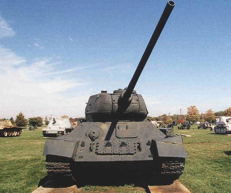 T-34 military land vehicle image 1