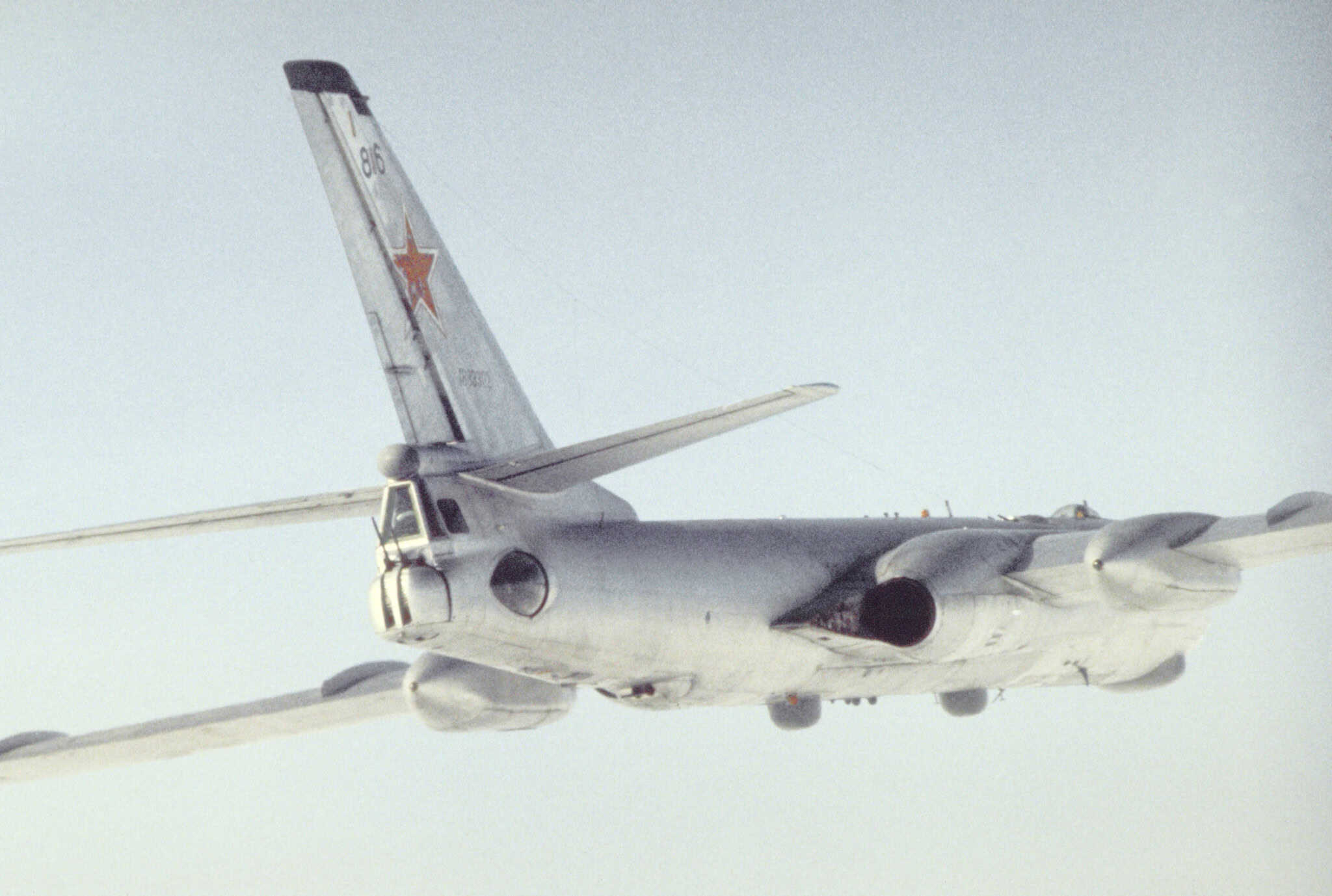 Tupolev Tu-16 - An air to air right rear of a Soviet Tu-16 Badger aircraft. Tupolev Tu-16 ? History, Technical Data & Photos ? AeroCorner
