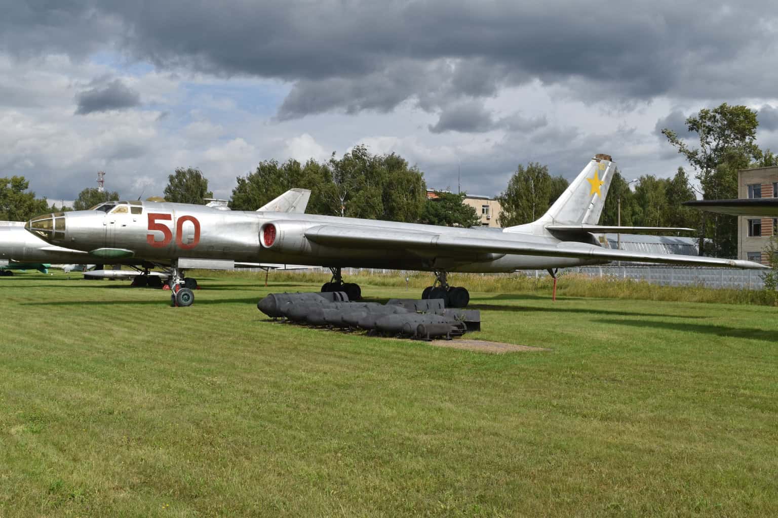 Tupolev Tu-16 - Tupolev Tu-16R-2 ?50 red? Tupolev Tu-16 ? History, Technical Data & Photos ? AeroCorner