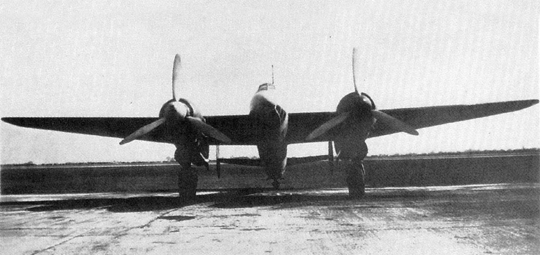 Tupolev Tu-2 bomber service view