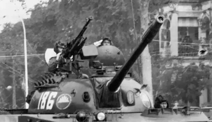 Type 63 military land vehicle image 1