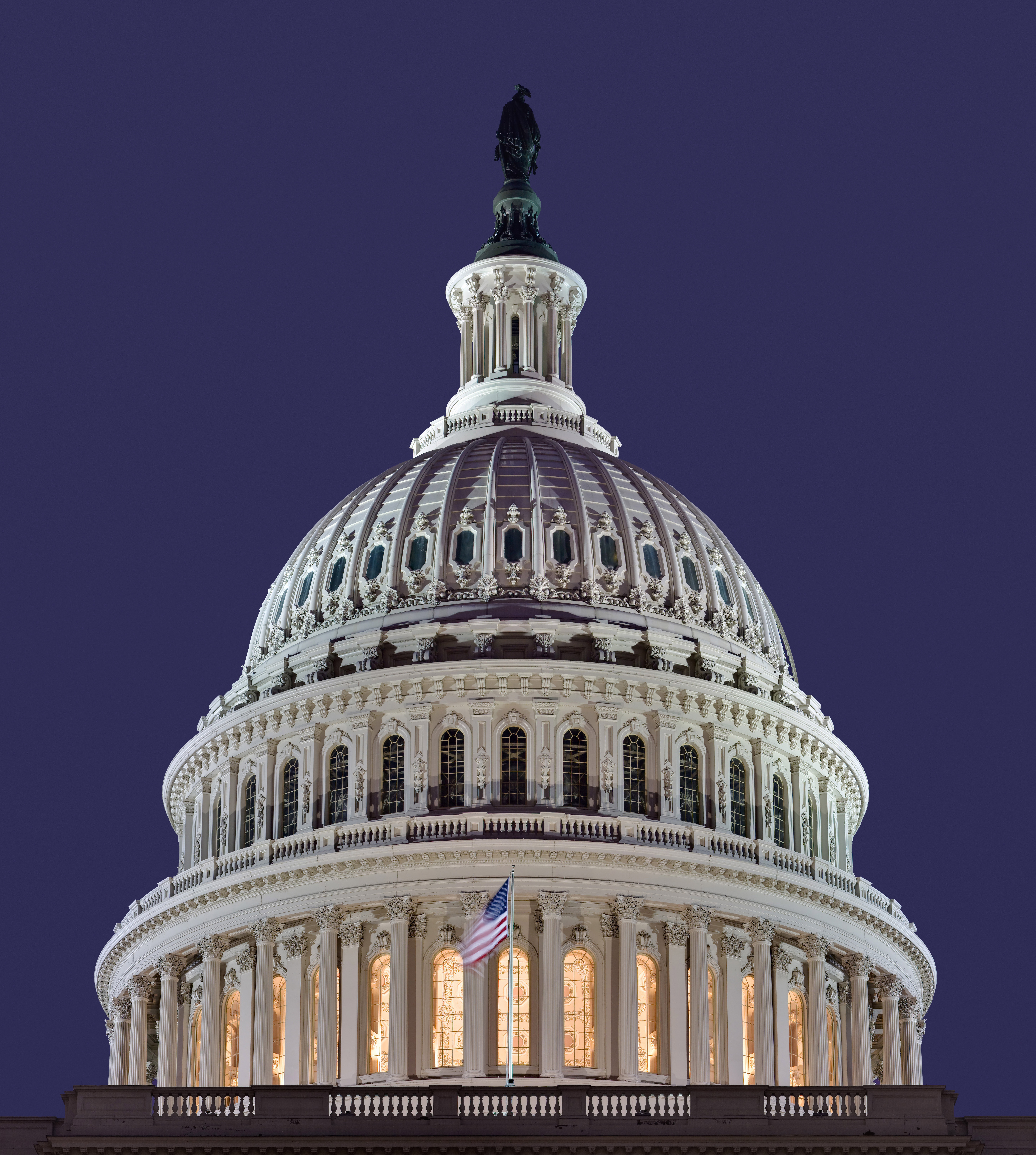 Dome of the United States Capitol, used as a national-government symbol for the United States faction.