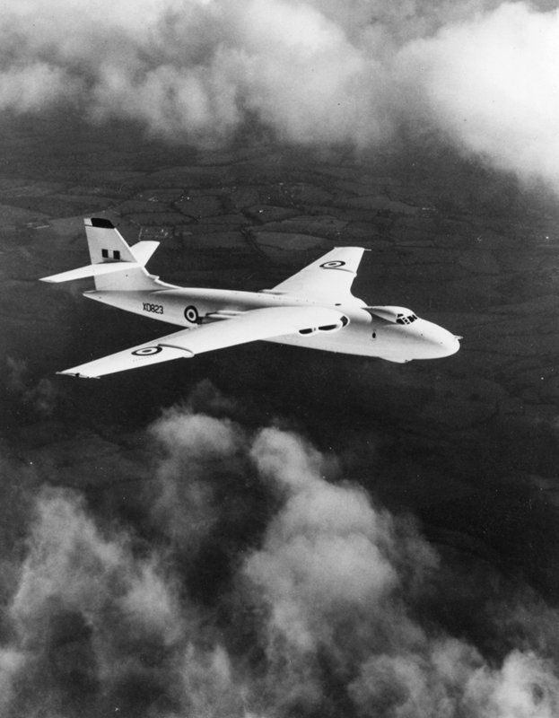 Vickers Valiant - Vickers Valiant Vickers valiant, Aircraft, Reconnaissance aircraft