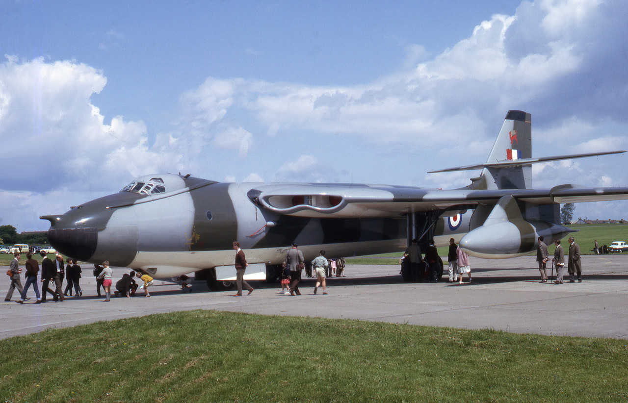 Vickers Valiant - Vickers Valiant ? History, Technical Data & Photos ? AeroCorner
