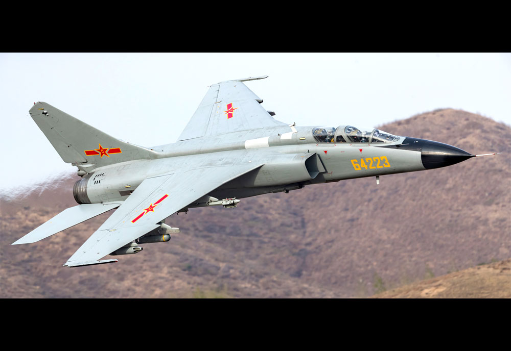 Xian JH-7 - Image of the Xian JH-7 (Flounder) / FBC-1 (Flying Leopard)