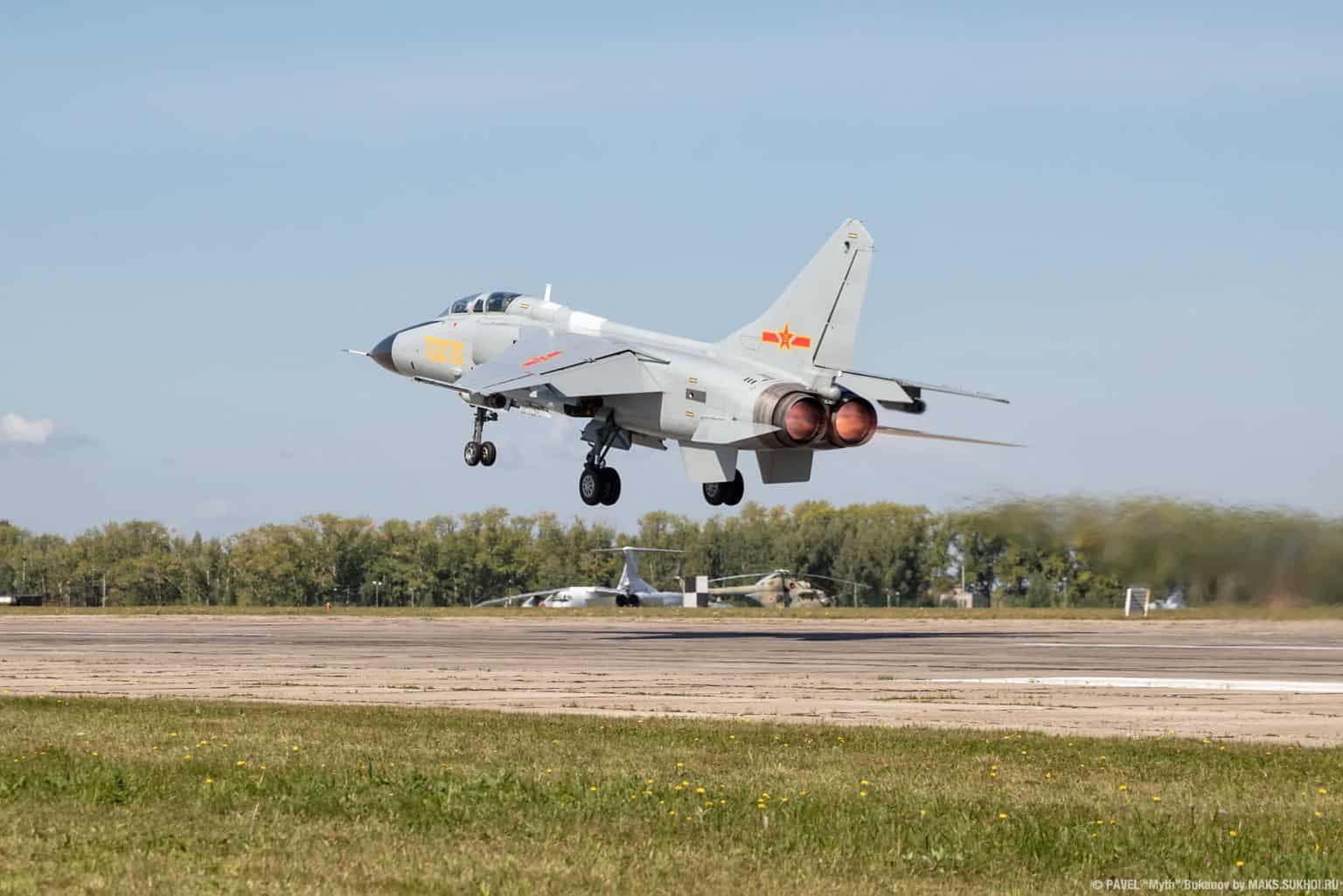 Xian JH-7 - Xian JH 7 fighter bomber 2