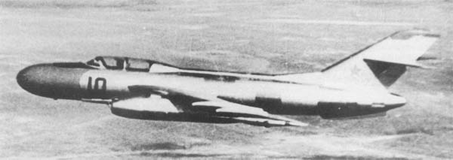 Yakovlev Yak-25 interceptor in flight side view