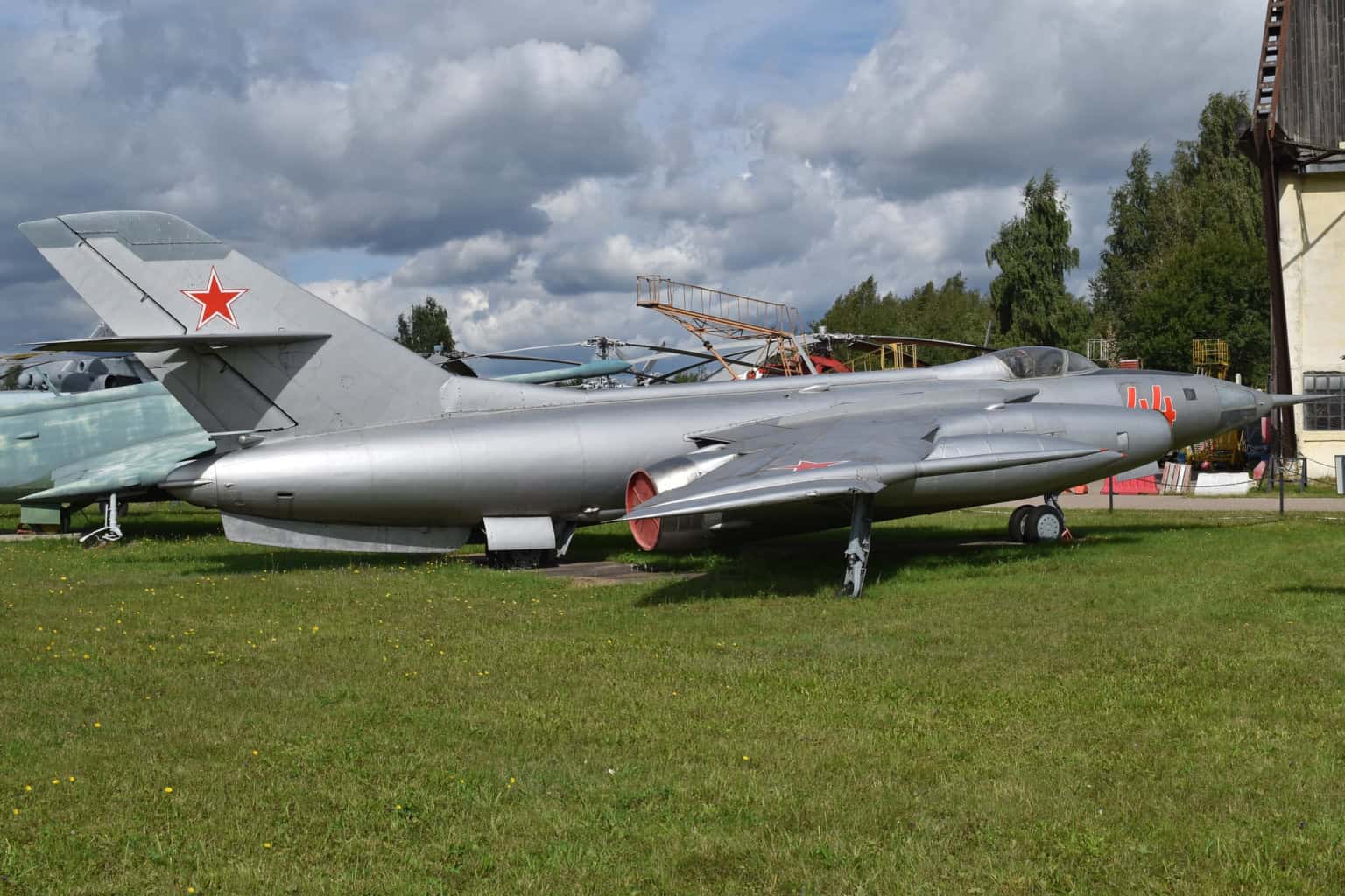 Yakovlev Yak-28 - Yakovlev Yak-28L ?44 red?. Yakovlev Yak-28 ? History, Technical Data & Photos ? AeroCorner