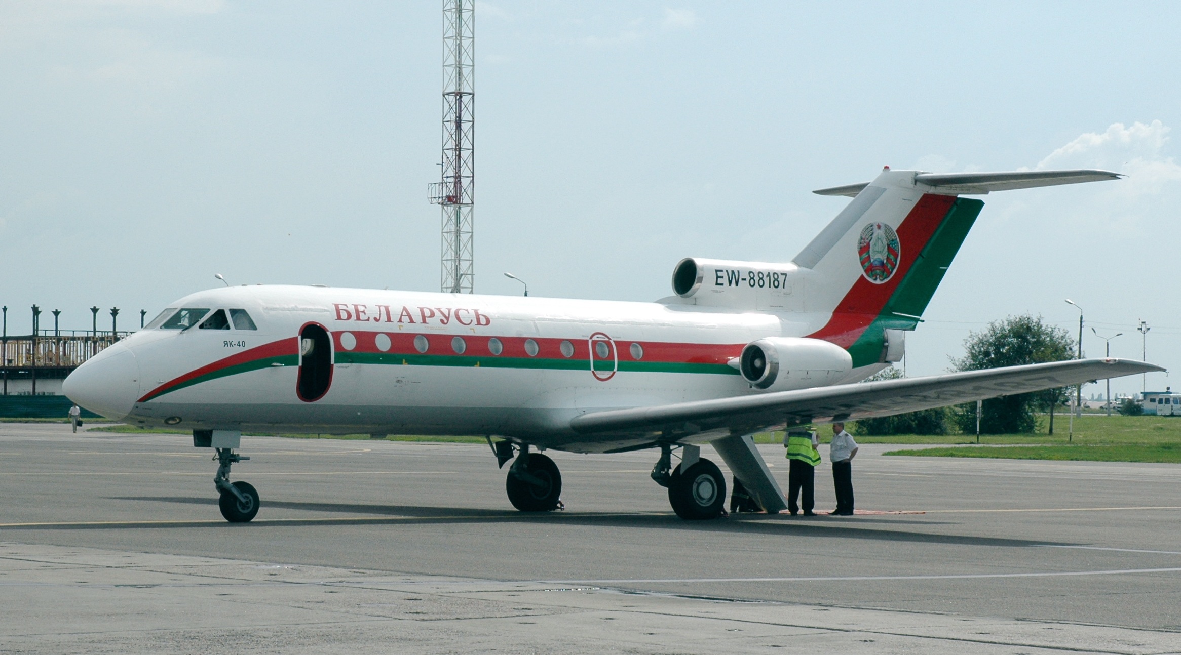 Yakovlev Yak-4 - Yakovlev Yak-40 #1 Yakovlev Yak-40, pictures, technical data, history - Barrie Aircraft Museum
