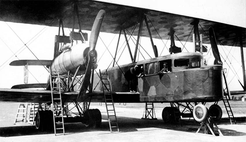 Zeppelin-Staaken R.VI heavy bomber nose and engine bay view