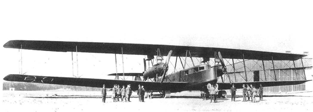 Zeppelin-Staaken R.VI heavy bomber with crew below the wing