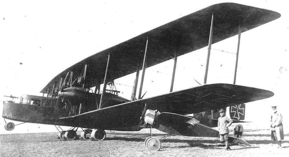 Zeppelin-Staaken R.VI heavy bomber front quarter ground view